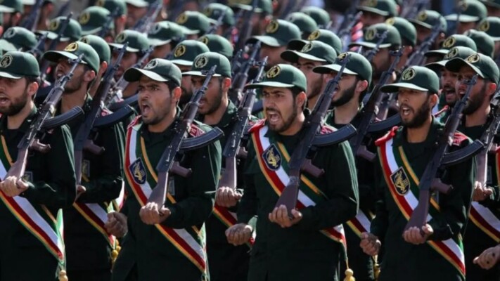 وسائل إعلام إيرانية: الحرس الثوري يحتجز سفينتين في الخليج تحملان مليون لتر من الوقود المهرب