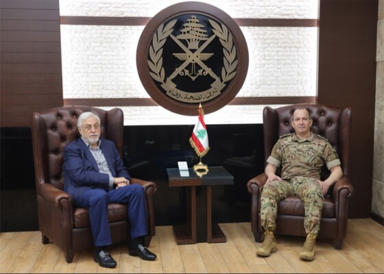 قائد الجيش التقى الصمد وبحثا في الأوضاع العامة والتطورات في البلاد
