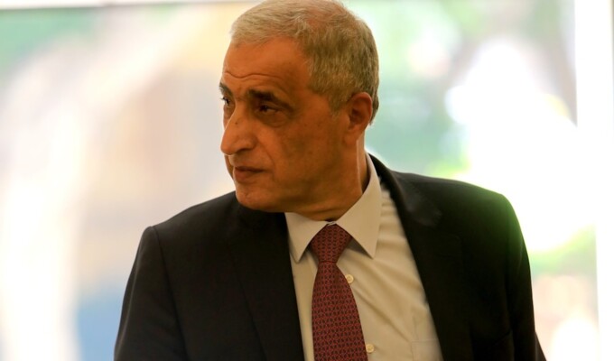 هاشم انتقد زيارة السيد: فولكلورية وتجاوزت بعض الاصول مهما حاولوا إلباسها لبوس الغيرة والرعاية