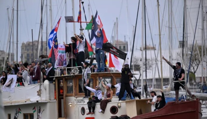 الجيش الإسرائيلي حاصر أسطول مساعدات متّجه إلى غزة وأوقف 7 من سفنه