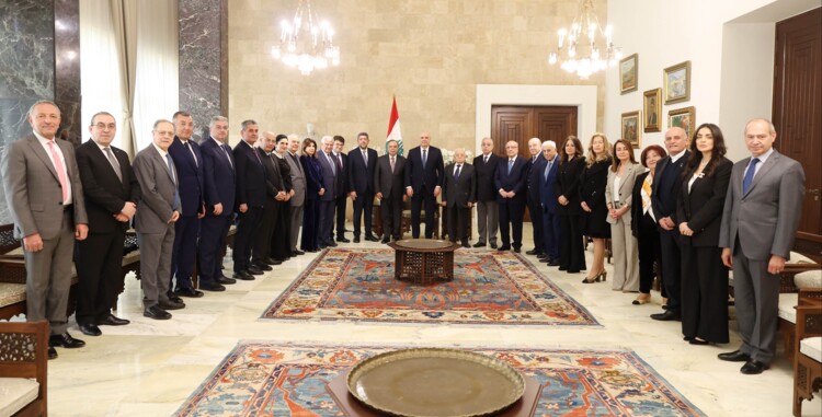 عون: الحل للوضع الحالي هو وقف إطلاق النار مع إسرائيل والبدء بمفاوضات مباشرة وهذا الطرح بدأ يتفاعل إيجابًا