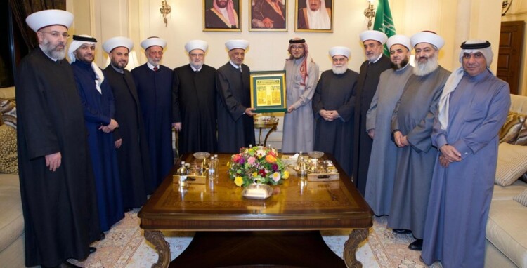 بخاري أقام إفطارا لدريان ومفتيي المناطق: متفائلون بمستقبل لبنان وحان الوقت ليرتاح من أزماته