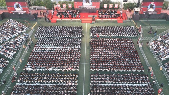 الجامعة الأميركية اقامت حفل  تخرّجها السابع والخمسين بعد المئة