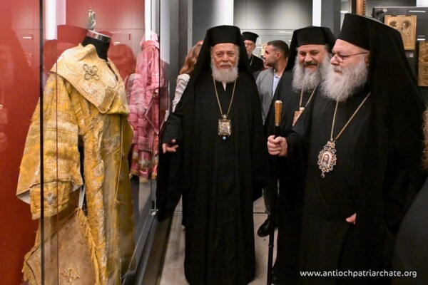 البطريرك يوحنا العاشر يقيم قداسا في كنيسة سيدة الفرح-زحلة