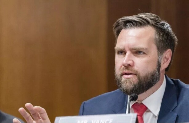 "سي إن إن" عن مصادر: من غير الواضح حاليا متى سيغادر جيه دي فانس واشنطن إلى باكستان