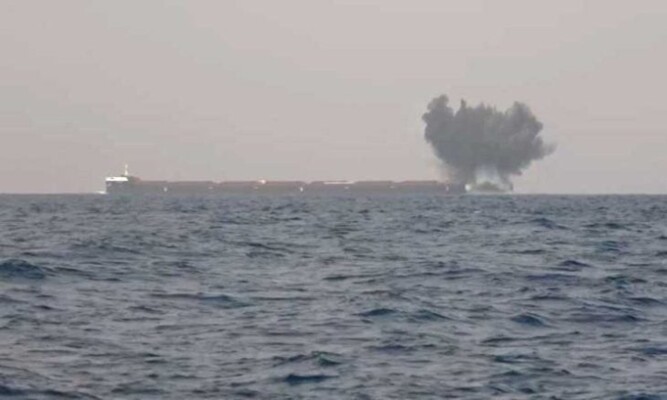 هيئة التجارة البحرية البريطانية: ناقلة بضائع على بعد 23 ميلا شمال شرقي الدوحة أبلغت عن إصابتها بمقذوف مجهول