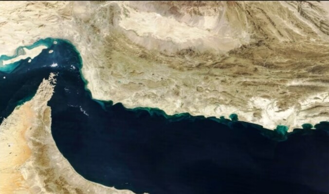 نيويورك تايمز عن بيانات ملاحية: لم تعبر أي ناقلات للنفط أو الغاز مضيق هرمز منذ التوصل إلى وقف إطلاق النار