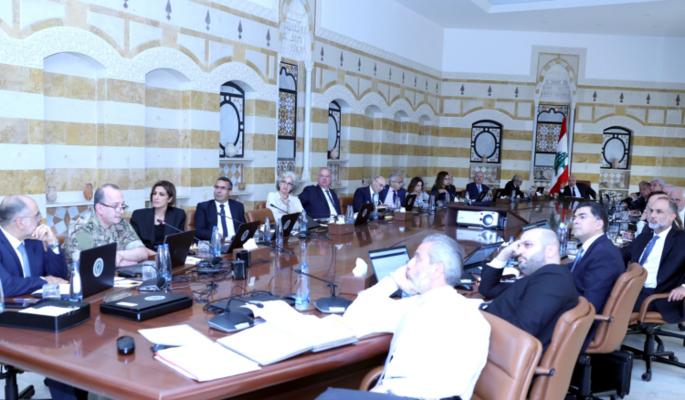 "حزب الله" بين عون وسلام... هل يضع مصير الحكومة على المحكّ؟