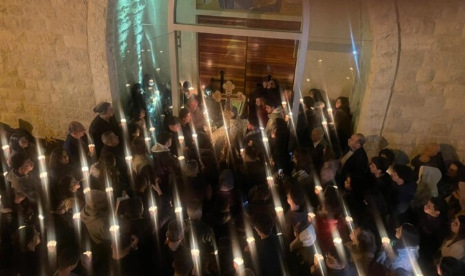 الأب معلوف احتفل برتبة الهجمة وقداس الفصح في زحلة