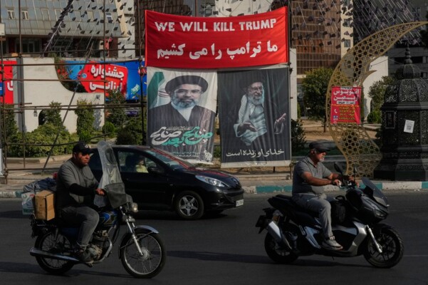 وول ستريت جورنال: إيران أرسلت مستشارين إلى جماعات حليفة في المنطقة لمناقشة خطط التصعيد