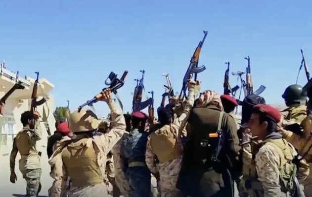 محافظ حضرموت في اليمن وصل إلى مطار سيئون بعد سيطرة القوات الحكومية عليه