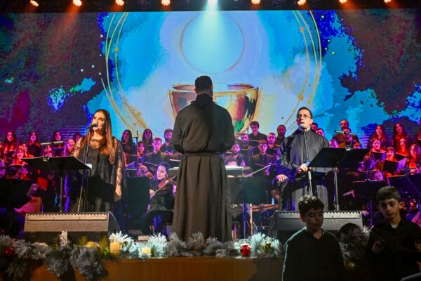 جوقة جامعة الروح القدس- الكسليك أحيت حفلة الميلاد السنوية