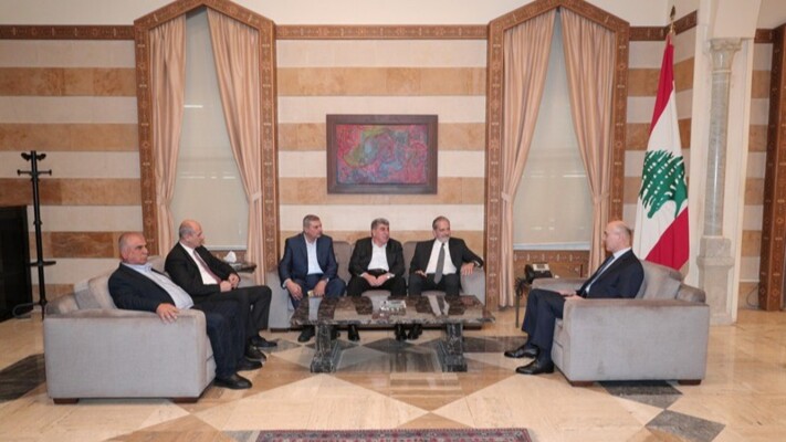 الحجار بحث مع ممثلي قطاع المحروقات في تنظيم النقل والتوزيع