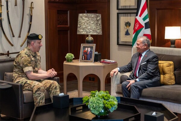 العماد هيكل التقى ملك الأردن وأكدا وقوف الأردن إلى جانب لبنان ودعم جهوده للحفاظ على أمنه وسيادته