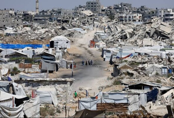 "الغارديان": خطط إسرائيلية "وحشية" لتهجير الفلسطينيين من غزة وتحذيرات من أزمة إنسانية عميقة