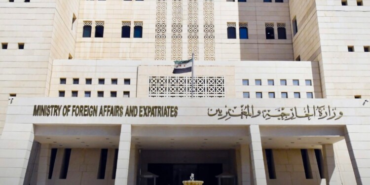 الخارجية السورية رحبت بقرار كندا رفع العقوبات على سوريا: لحظة مهمة لتعزيز العلاقات