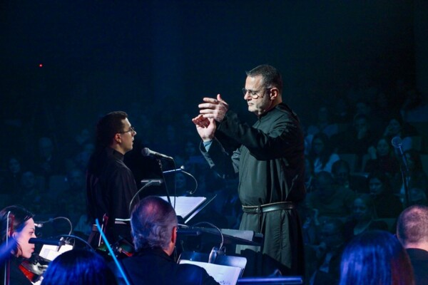 جوقة جامعة الروح القدس- الكسليك أحيت حفلة الميلاد السنوية