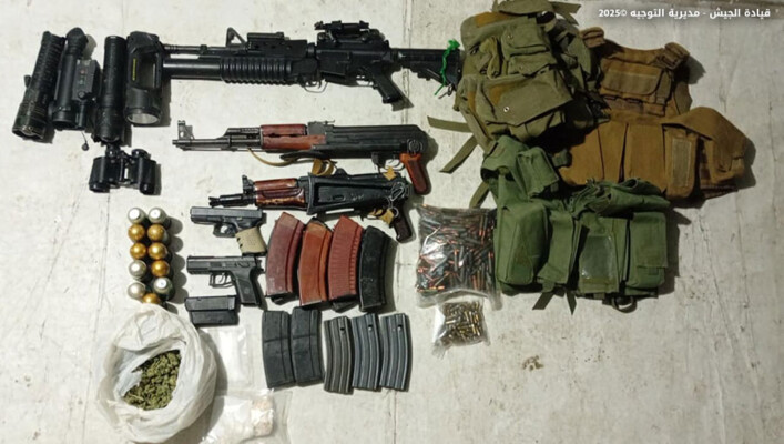 الجيش: نفّذنا تدابير أمنية واسعة في الشراونة وأوقفنا 3 مطلوبين لحيازتهم أسلحة وذخائر