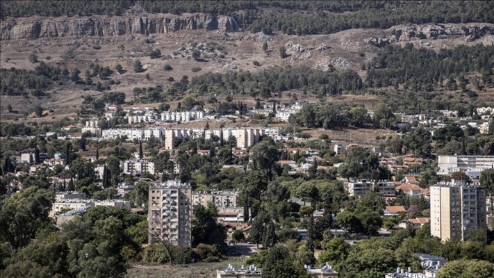 الجبهة الداخلية الإسرائيلية: تواصل صفارات الإنذار في مناطق عدة بالجليل الغربي بعد رصد صواريخ وتسلل مسيرة من لبنان