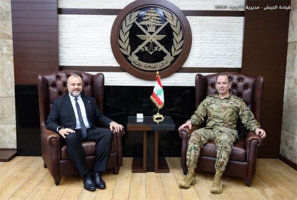 قائد الجيش بحث مع عبد المسيح وأبو فاعورالأوضاع العامة وتطورات المرحلة الدقيقة