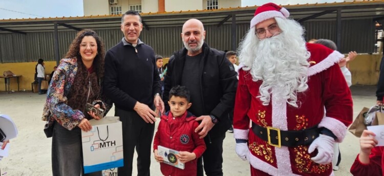 جمعية من حقي الحياة وجمعية نهاد الشامي وكسوة يزرعون الفرح في قلوب أطفال تكميلية الفيدار الرسمية