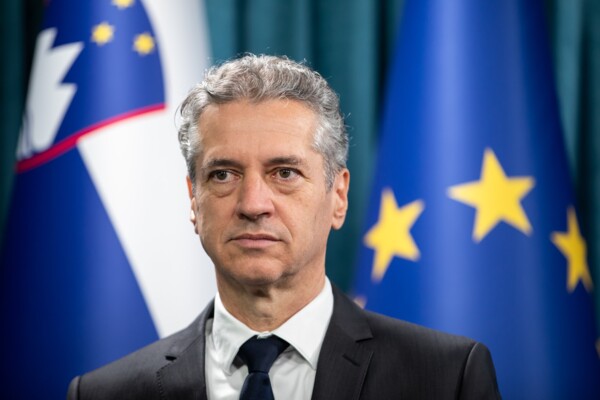 رئيس وزراء سلوفينيا يدعو المفوضية الأوروبية للتحقيق في مزاعم تدخل شركة استخبارات اسرائيلية خاصة في الانتخابات