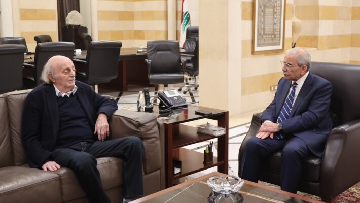 سلام استقبل جنبلاط وبحثا بآخر التطورات السياسية والأوضاع العامة في لبنان والمنطقة