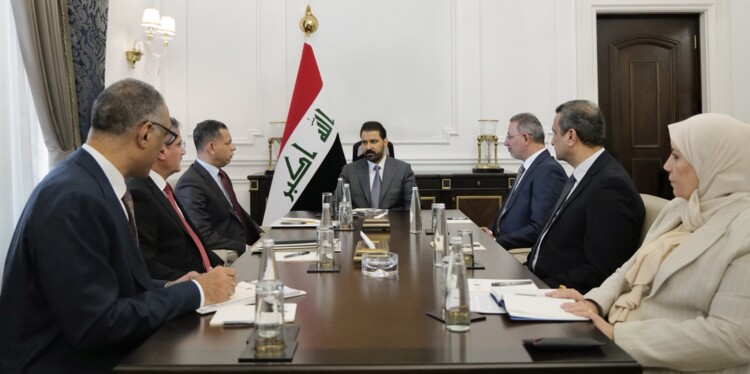 رئيس وزراء العراق وجّه بتكثيف ملاحقة مرتكبي جرائم الفساد واسترداد الأموال العامة