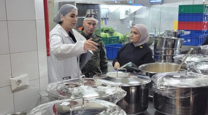 محافظ بيروت بعد جولات رقابية على مطابخ ومطاعم تحضّر وجبات للنازحين: لعدم التهاون مع مخالفي الشروط الصحية