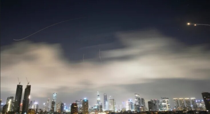 التلفزيون الإيراني: إطلاق موجة صاروخية خامسة خلال الساعة الأخيرة