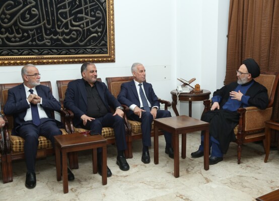 العلامة فضل الله استقبل وفدا من لجنة الإغاثة في حزب الدعوة العراقي