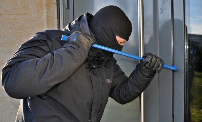 ملثمون سرقوا محتويات محل لبيع الهواتف الخلوية في عكار بقيمة 40 ألف دولار