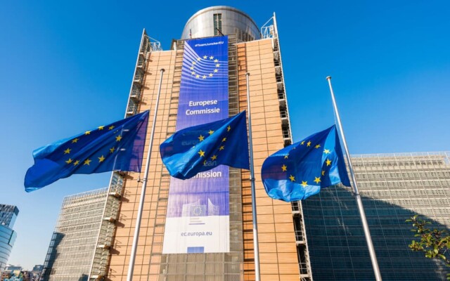 "الجزيرة" عن متحدث باسم المفوضية الأوروبية: مستعدون للتدخل السريع لإيصال المساعدات إلى غزة