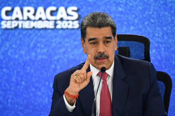 مادورو اتهم الولايات المتحدة بالإعداد لعدوان عسكري ضد فنزويلا واكد حق بلاده في الدفاع عن نفسها