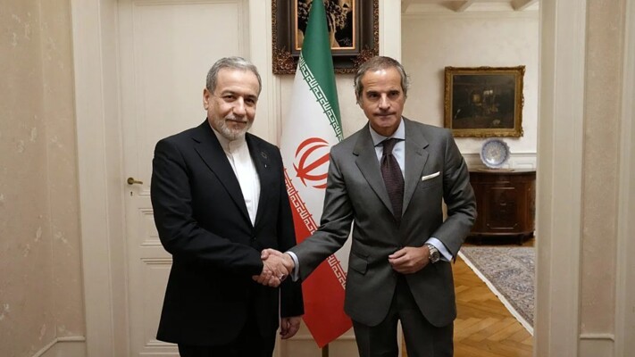 غروسي وعراقجي يبحثان تطورات المفاوضات بين طهران وواشنطن