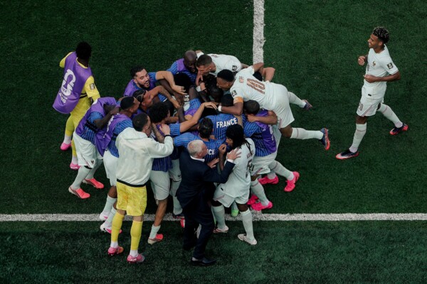 المنتخب الفرنسي يتاهل الى نصف نهائي كاس العالم بعد الفوز على المغرب ٢ - صفر