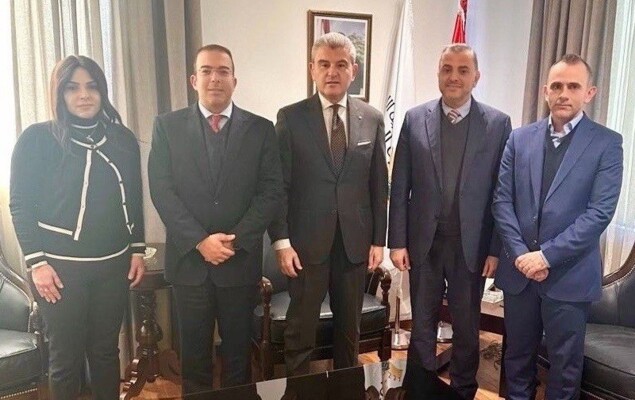 وفد من "تاتش" زار وزير الصناعة وبحث حول سبل التعاون بين الجانبين