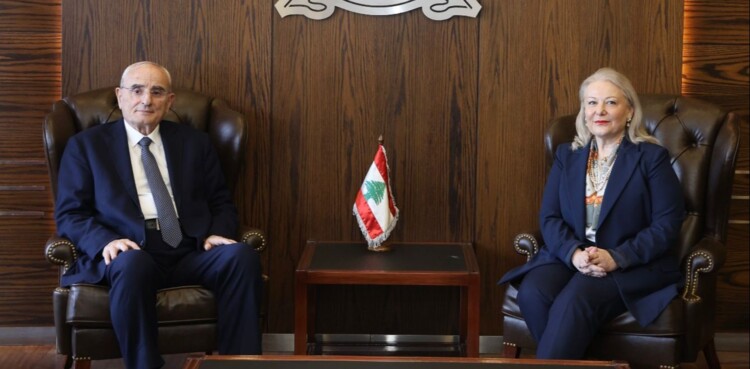 سفيرة اليونان زارت وزير الدفاع: الموافقة على تقديم هبة من العتاد العسكري لصالح الجيش قريبًا