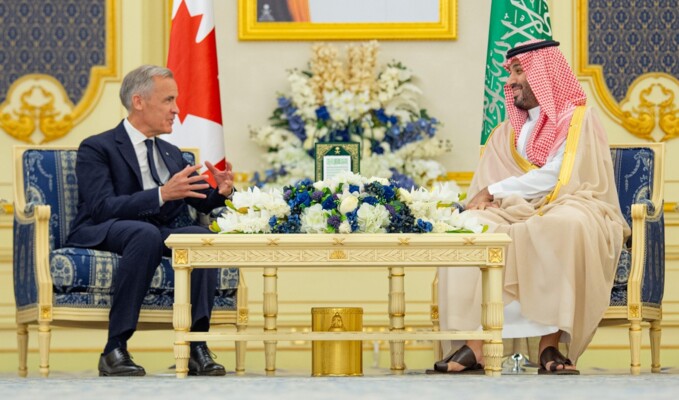 بن سلمان وكارني دانا الهجمات الإيرانية على السفن التجارية في هرمز: تهدد المفاوضات الدبلوماسية