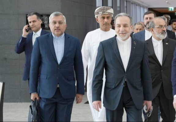 وسائل إعلام إيرانية: طهران تؤكد بجولة المفاوضات الحالية على حقها القانوني بتخصیب الیورانیوم على أراضيها وتعتبر هذا الموضوع خطا أحمر