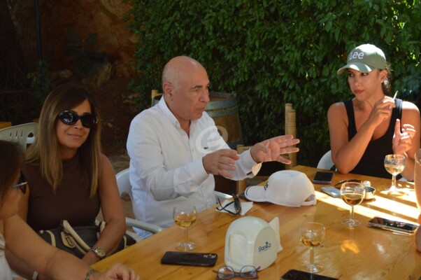 جولة إعلامية فنية في شاتو سان توماس دعما لإنتاج النبيذ اللبناني