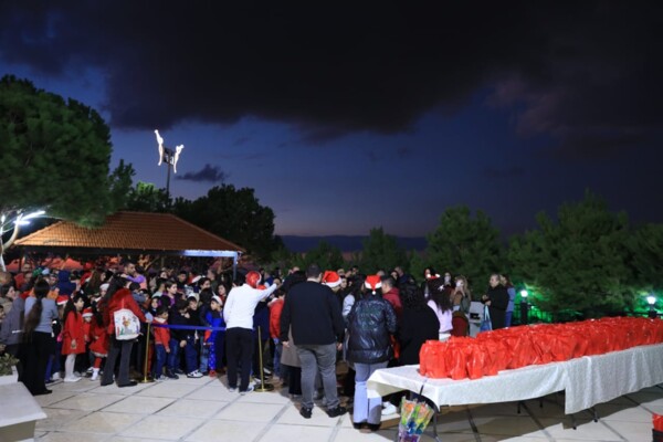 إضاءة شجرة الميلاد في الشويفات بأجواء احتفالية جامعة