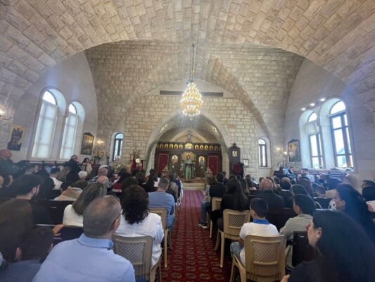 الأب كرم في أحد الشعانين: لبنان سيشهد القيامة بعد درب الجلجلة