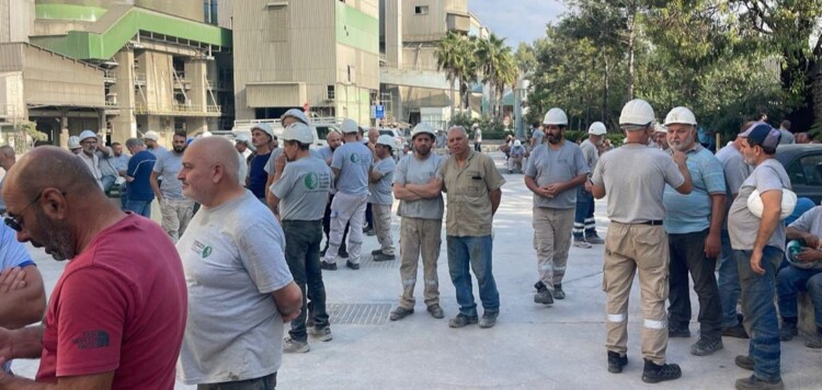 عمال "ترابة السبع" في شكا اعتصموا للمطالبة بالحصول على حقوقهم