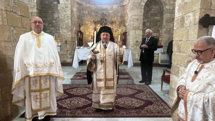 المطران إسكندر ترأس قداس عيد الفصح في كاتدرائية مار توما في صور: المحبة في زمن الضيق تصير معجزة يومية