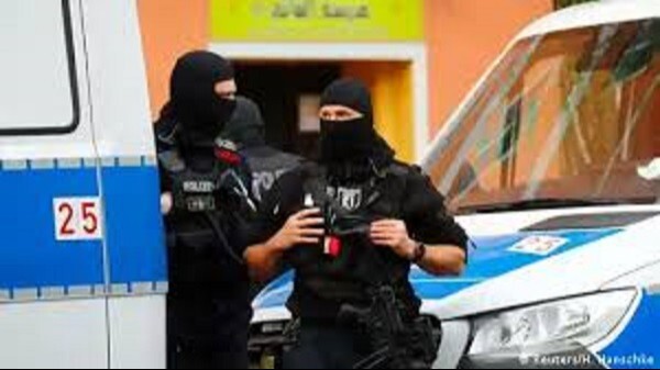 توقيف شخصين في ألمانيا لمحاولتها تخريب سفن للقوات البحرية