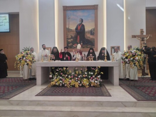 المطران جوزف معوض يترأس قداس عيد مار مارون
