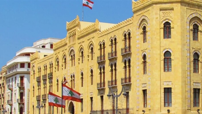 بلدية بيروت: عبود رفع الأختام عن المدخل الرئيسي لأحد المطاعم مع استمرار إقفال مطبخه بانتظار نتائج الفحوص المخبرية
