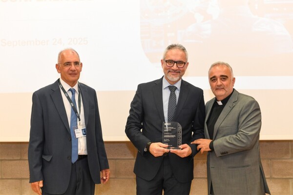 افتتاح المؤتمرين ACTEA 25 وREDEC 25 في جامعة سيدة اللويزة