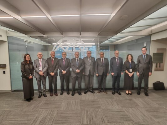 جابر اكد من واشنطن حرص الحكومة على اقرار الإصلاحات لإعادة التوازن المالي وحماية صغار المودعين